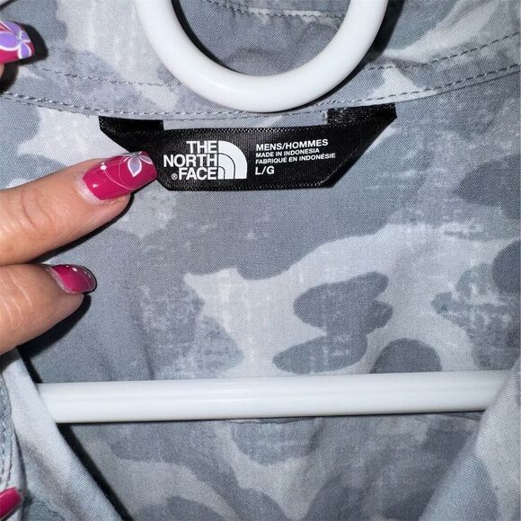 The North Face Men's Military Army Hiking Camo Print Button-Up Shirt Gray Size L - Picture 3 of 8